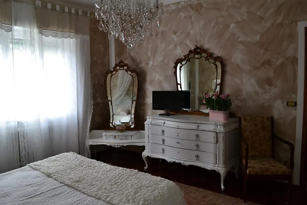 Le Bouganville Apartment Ντεζεντσάνο ντελ Γκάρντα