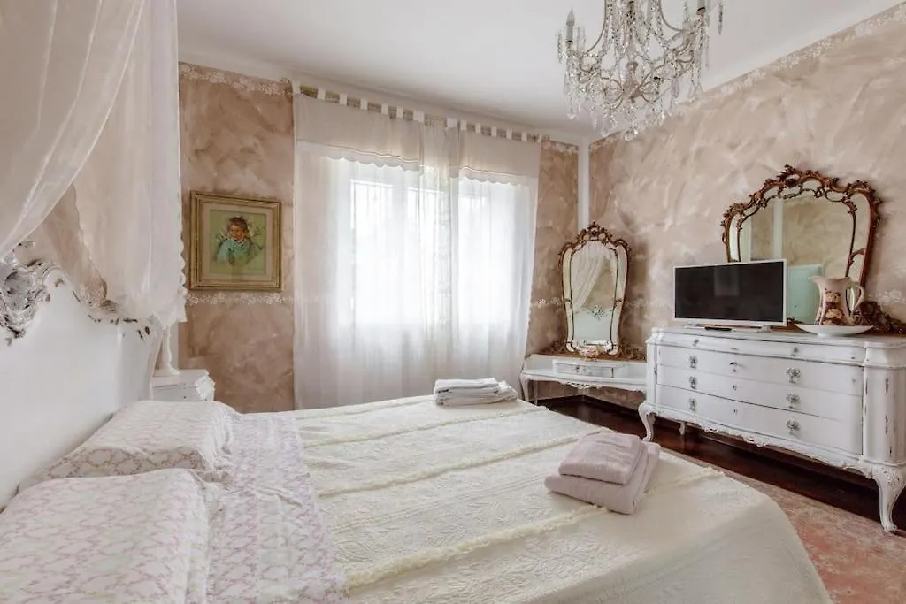 Le Bouganville Apartment Desenzano del Garda