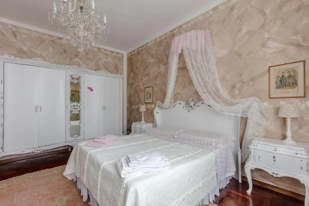 Le Bouganville Apartment Desenzano del Garda