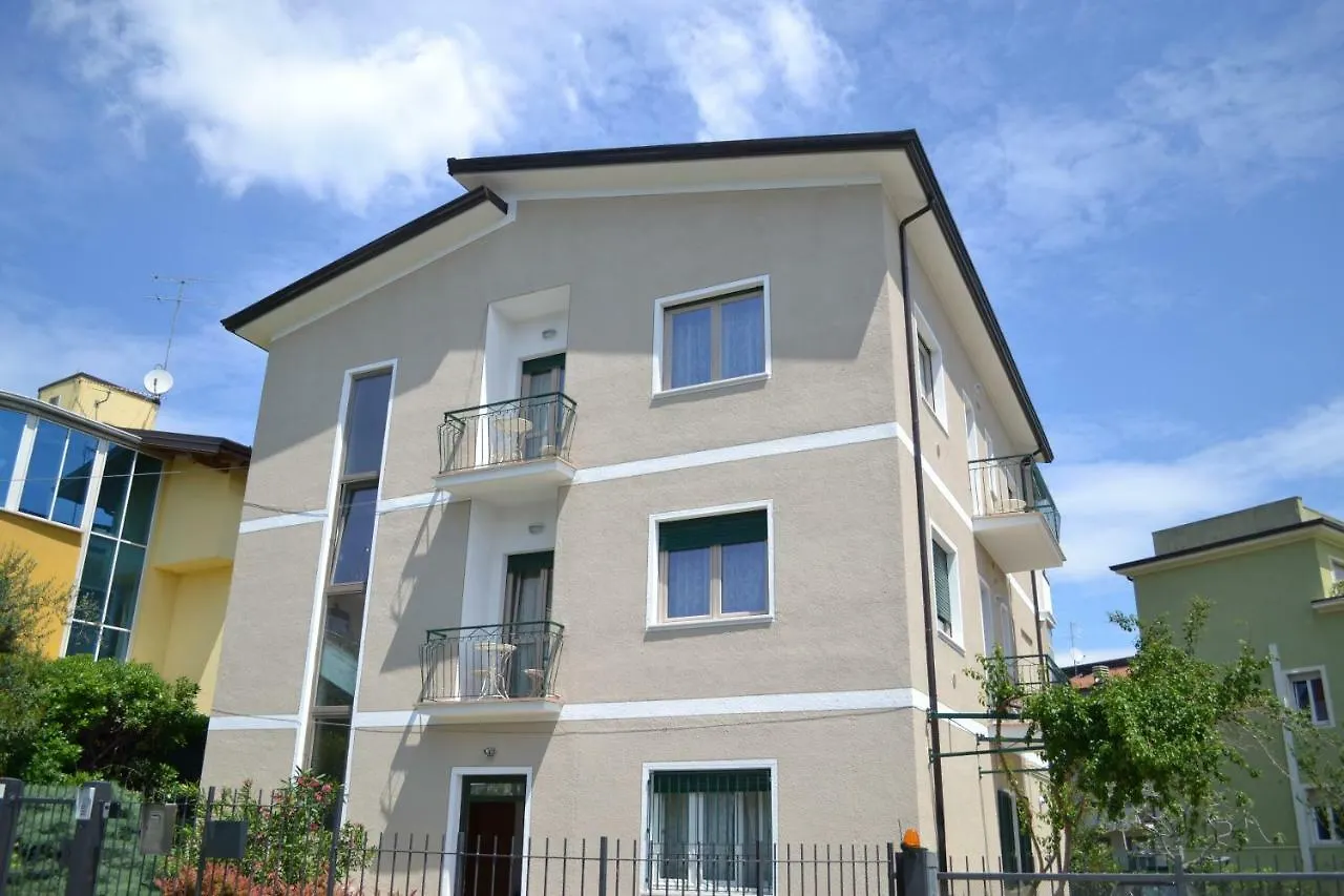 Le Bouganville Apartment Desenzano del Garda