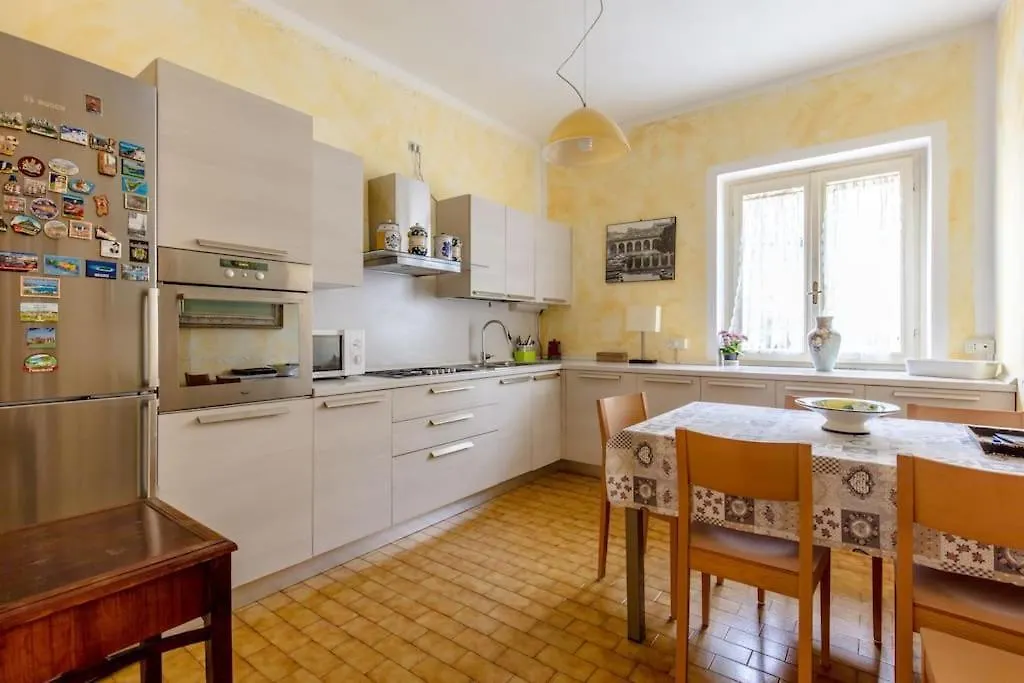 Le Bouganville Apartment Desenzano del Garda
