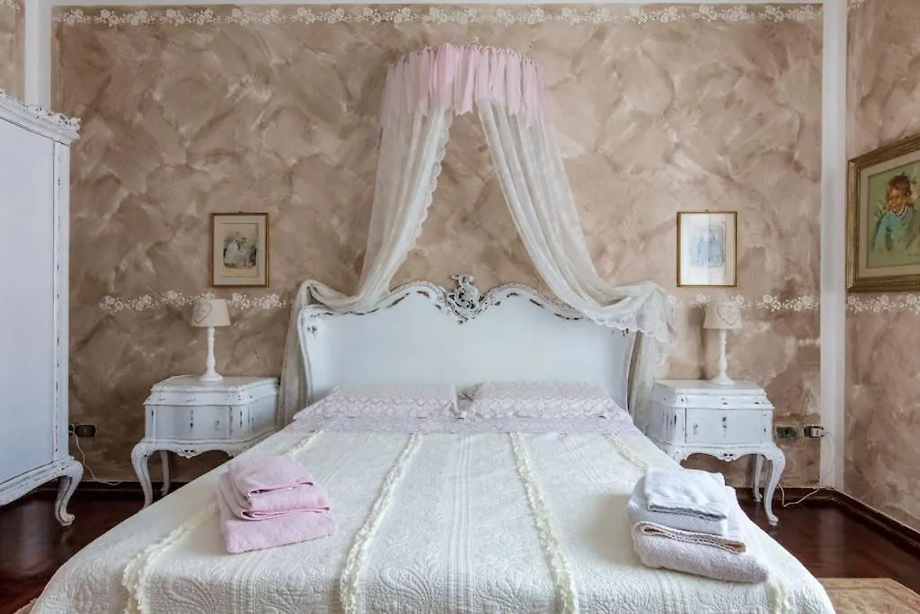 Le Bouganville Apartment Desenzano del Garda Italia