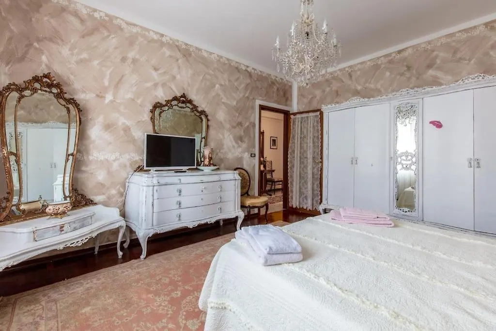 Le Bouganville Apartment Desenzano del Garda