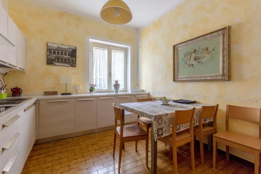 Le Bouganville Apartment Desenzano del Garda Italia