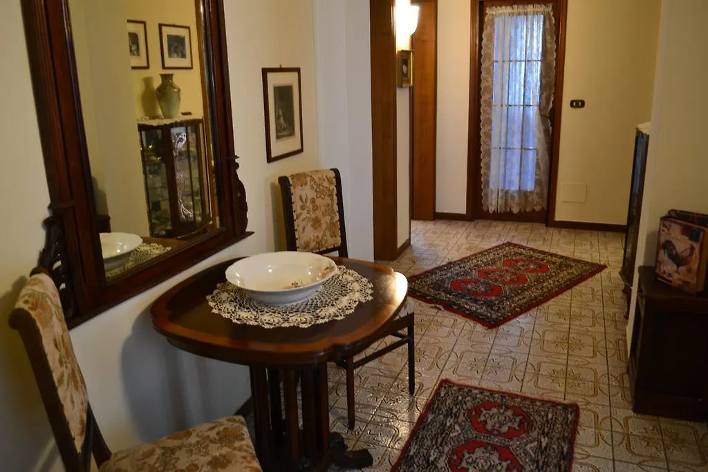 Le Bouganville Apartment Desenzano del Garda Italia