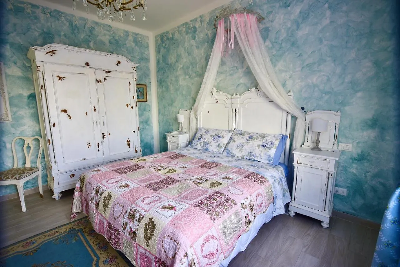Le Bouganville Apartment Desenzano del Garda Italia