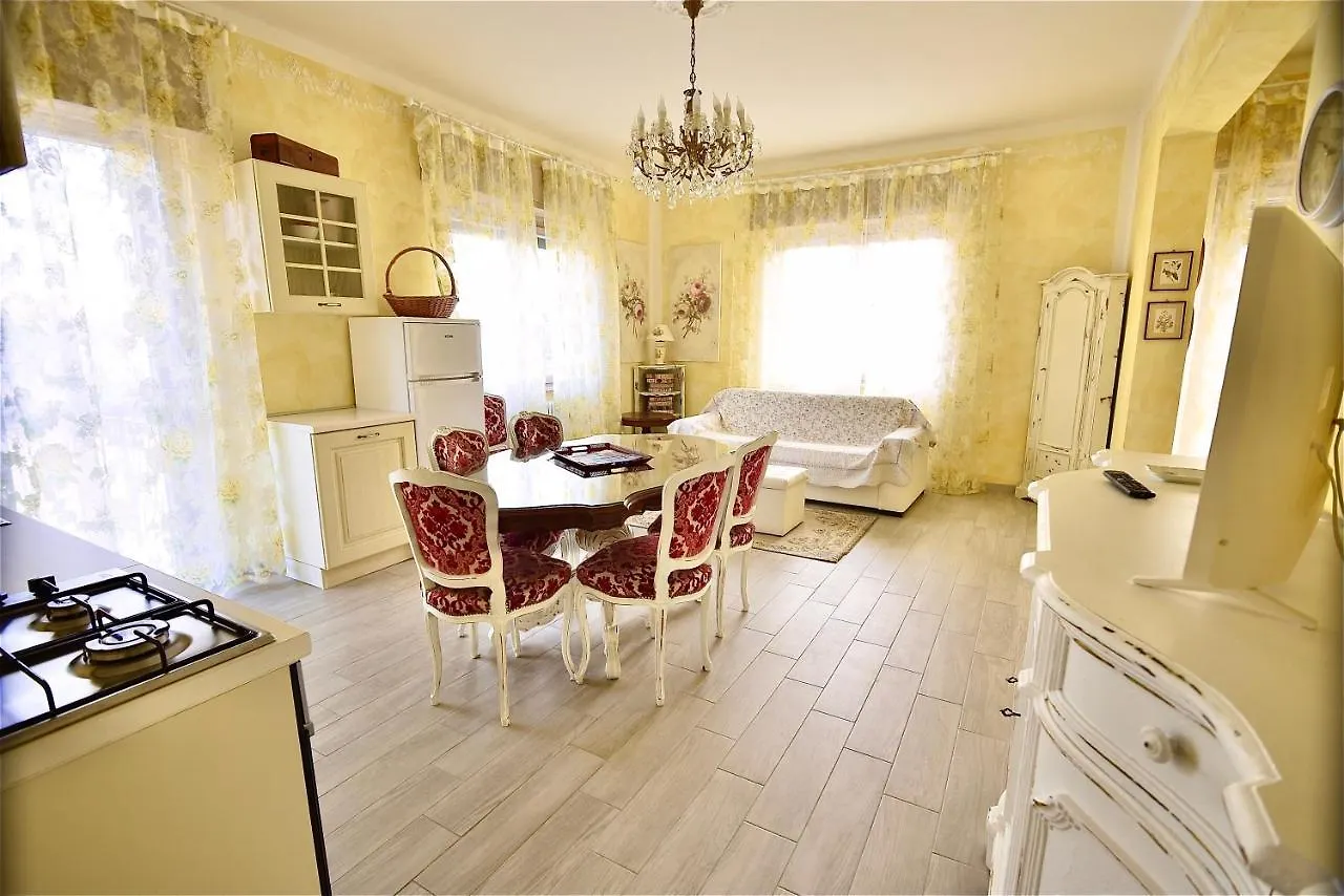 Le Bouganville Apartment Desenzano del Garda 0*,